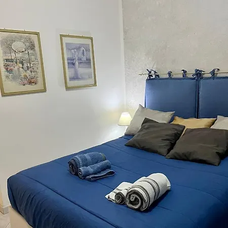 Vomero House With Free Parking 410 Cm Apartment Neapel