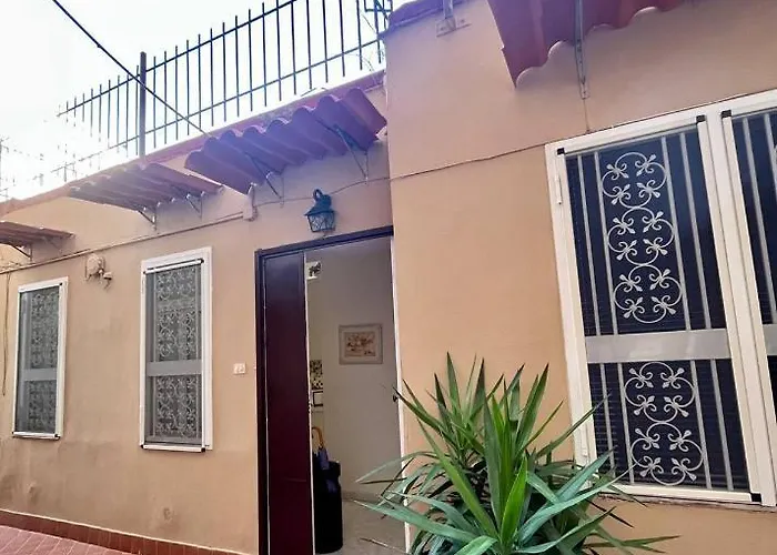 Vomero House With Free Parking 410 Cm شقة